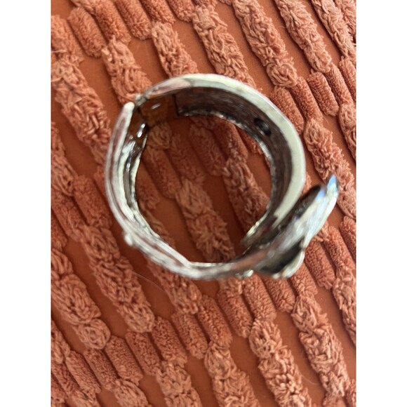 Vintage SELINI signed Etched Gold tone Clamper Hinged Adjustable Bracelet 1960’s - Picture 4 of 12